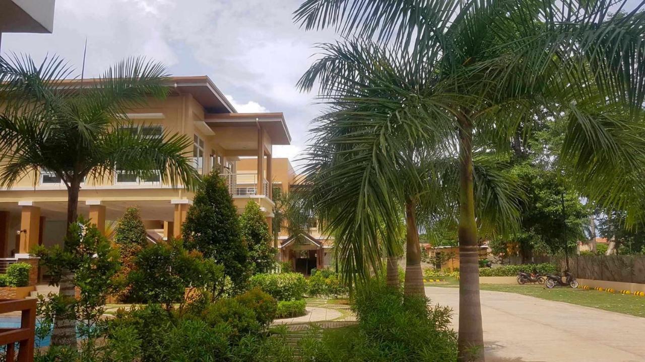 2 Bedroom And Studio Apartments With Private Pool And Gym In Vista Manors Verdant Puerto Princesa Екстериор снимка