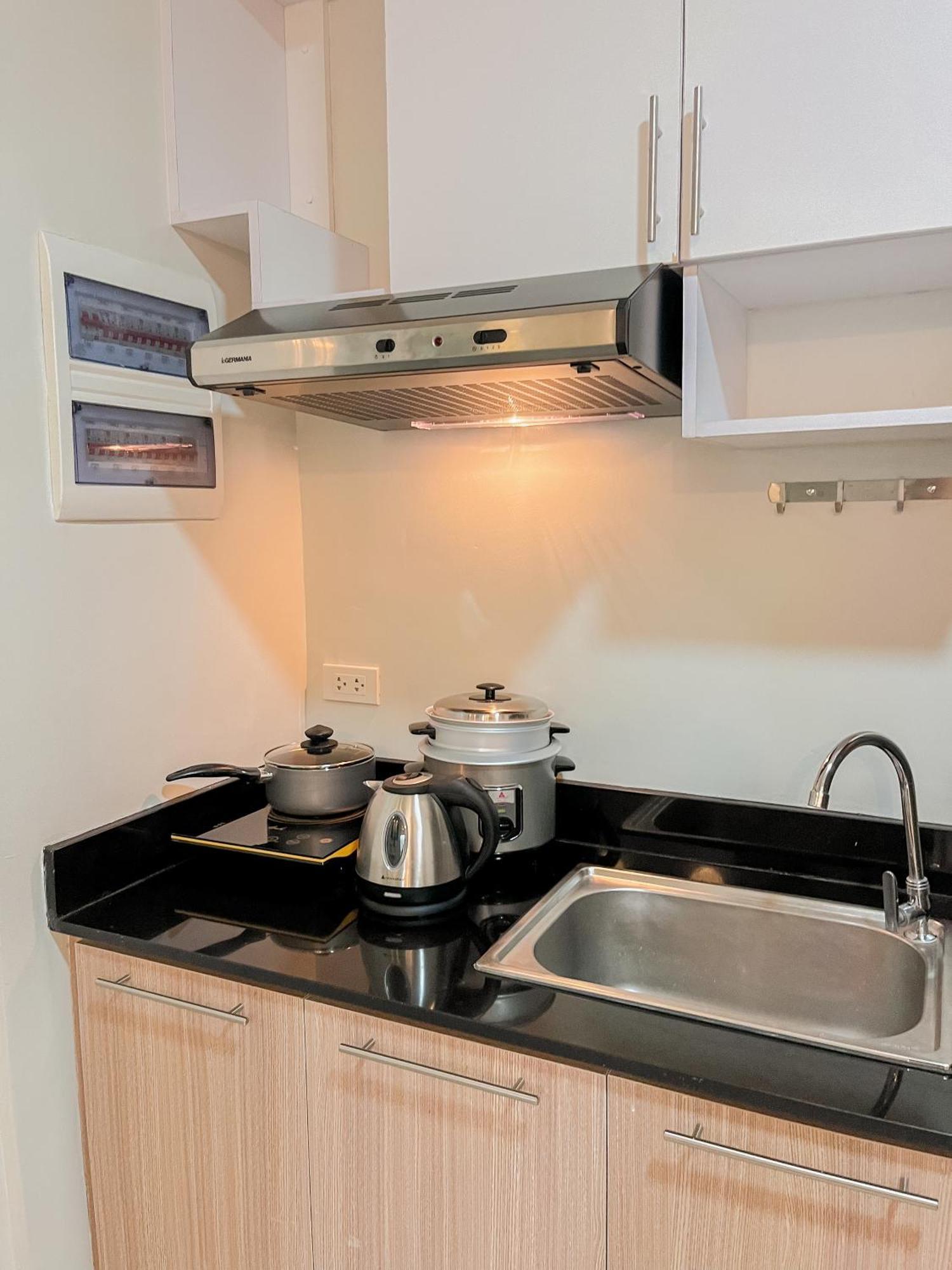 2 Bedroom And Studio Apartments With Private Pool And Gym In Vista Manors Verdant Puerto Princesa Екстериор снимка