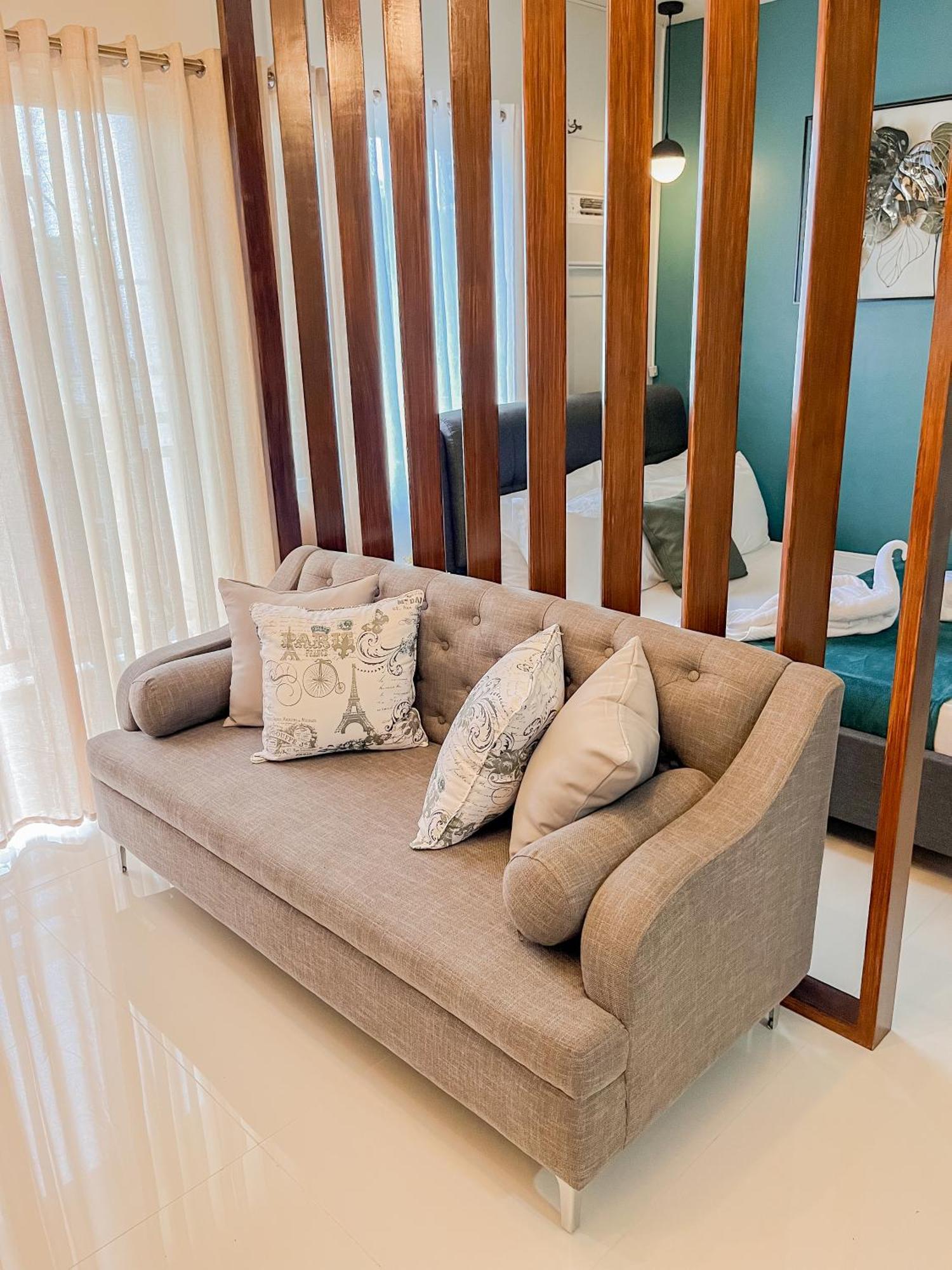 2 Bedroom And Studio Apartments With Private Pool And Gym In Vista Manors Verdant Puerto Princesa Екстериор снимка