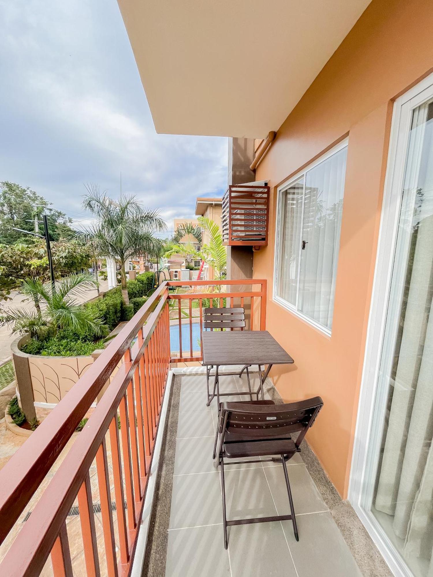 2 Bedroom And Studio Apartments With Private Pool And Gym In Vista Manors Verdant Puerto Princesa Екстериор снимка