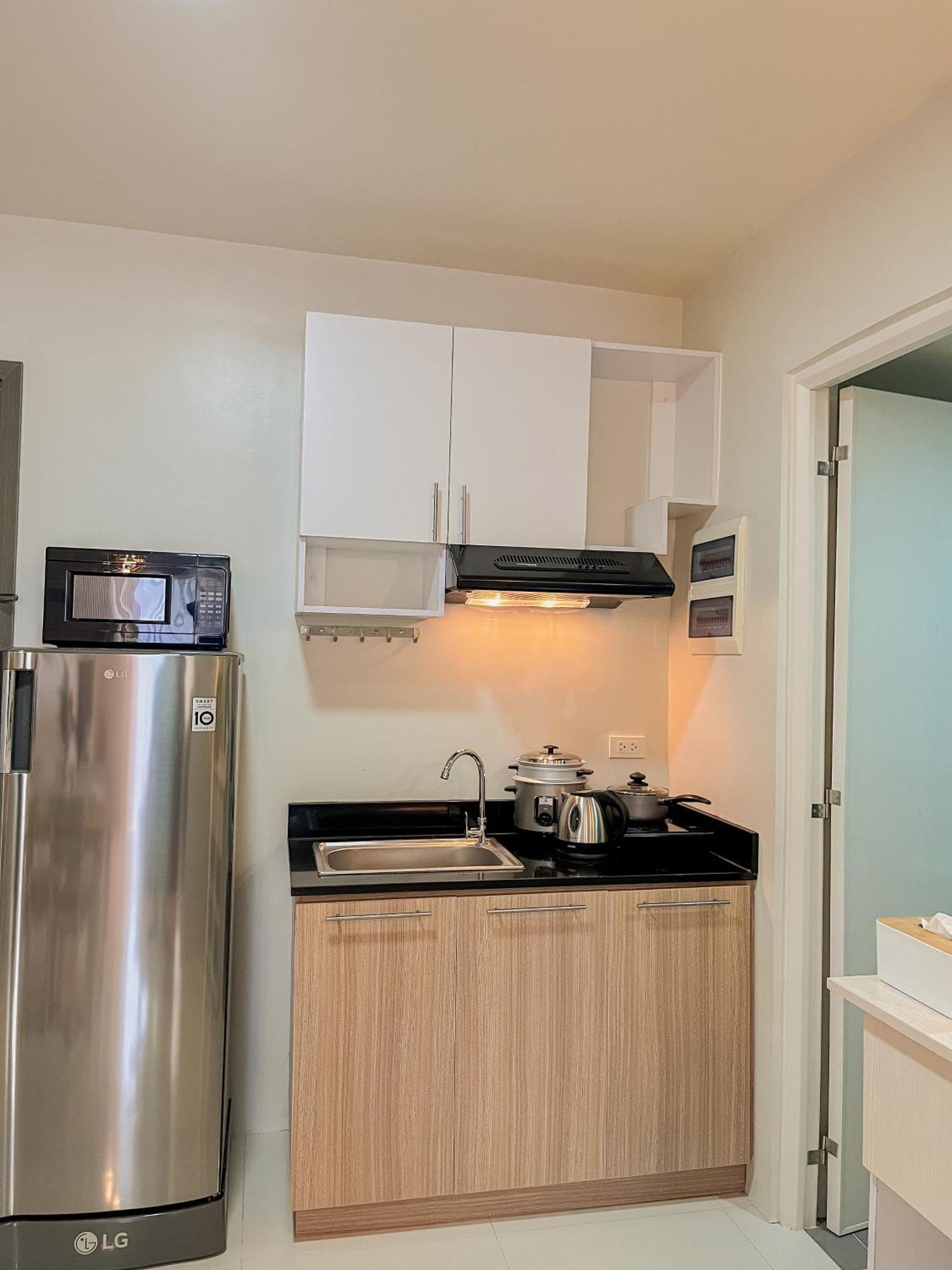 2 Bedroom And Studio Apartments With Private Pool And Gym In Vista Manors Verdant Puerto Princesa Екстериор снимка