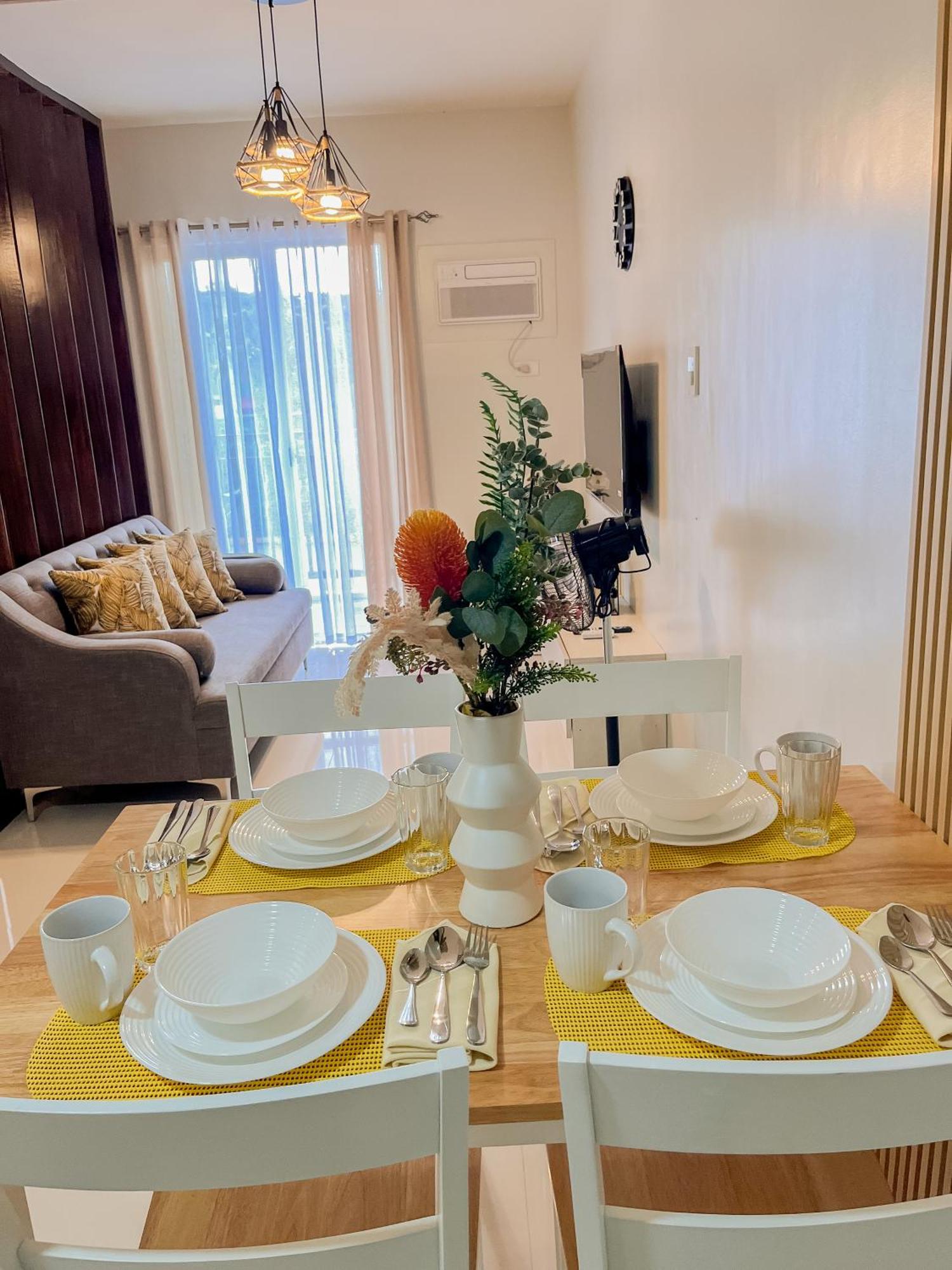2 Bedroom And Studio Apartments With Private Pool And Gym In Vista Manors Verdant Puerto Princesa Екстериор снимка