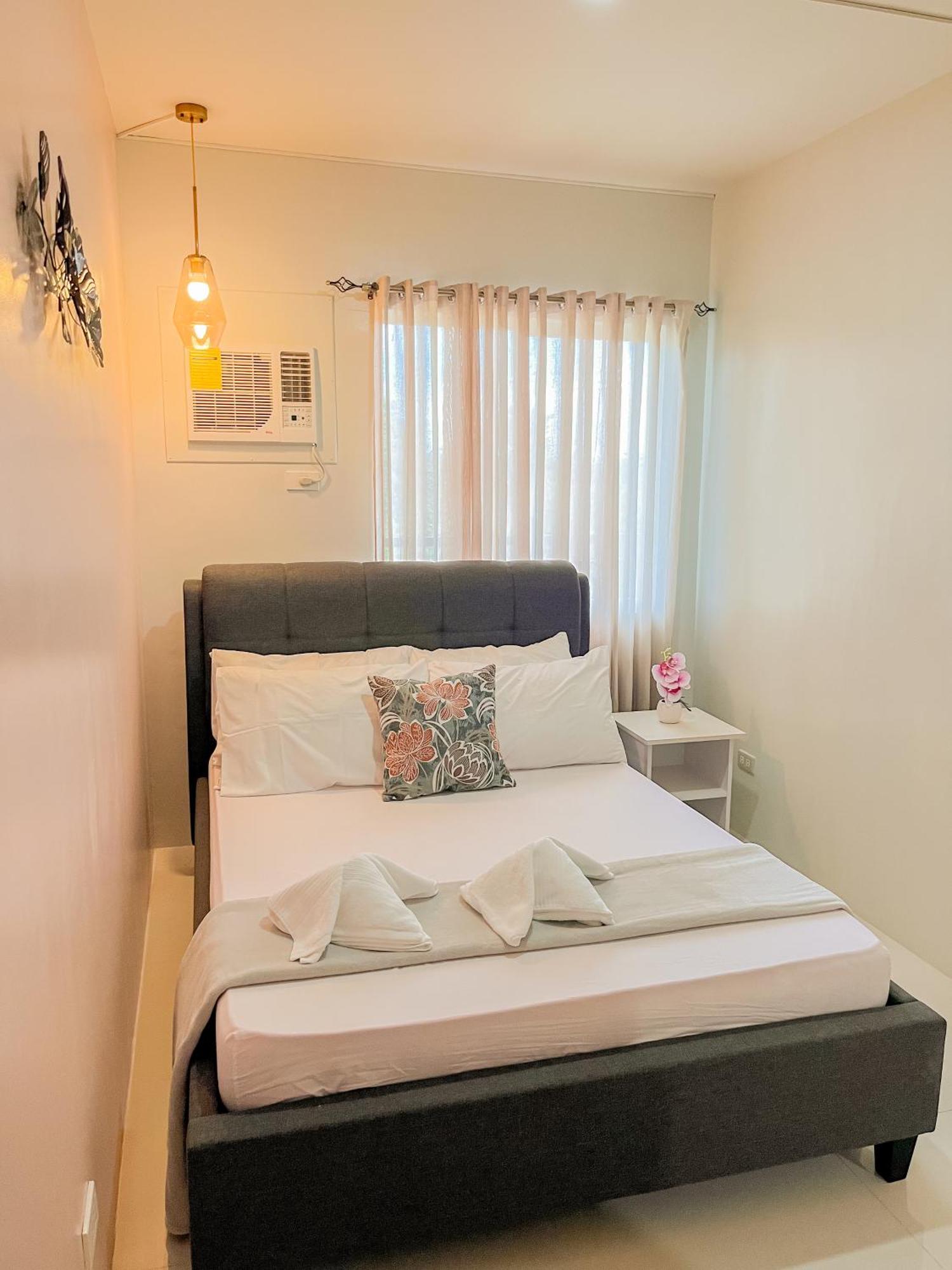 2 Bedroom And Studio Apartments With Private Pool And Gym In Vista Manors Verdant Puerto Princesa Екстериор снимка