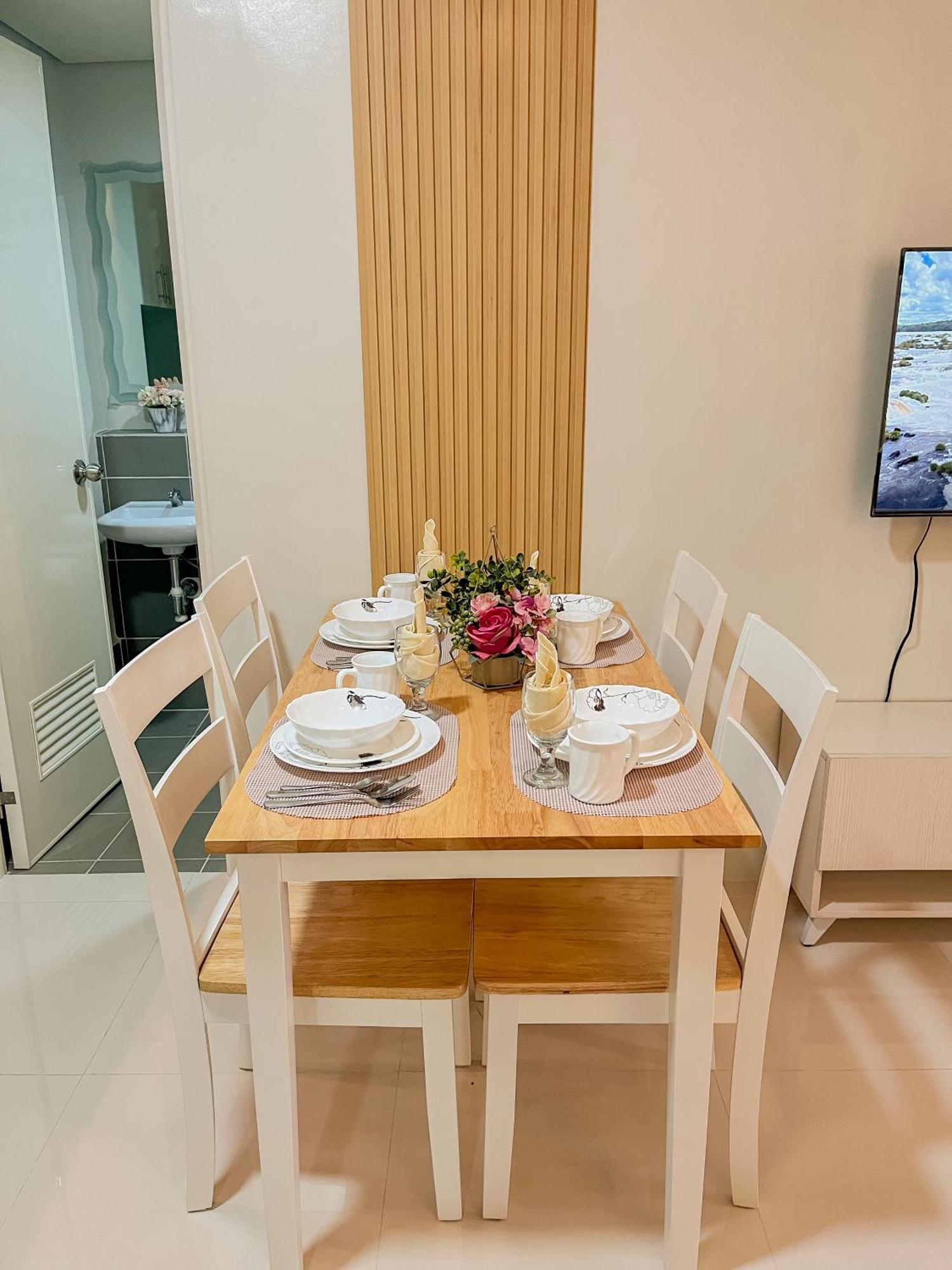 2 Bedroom And Studio Apartments With Private Pool And Gym In Vista Manors Verdant Puerto Princesa Екстериор снимка