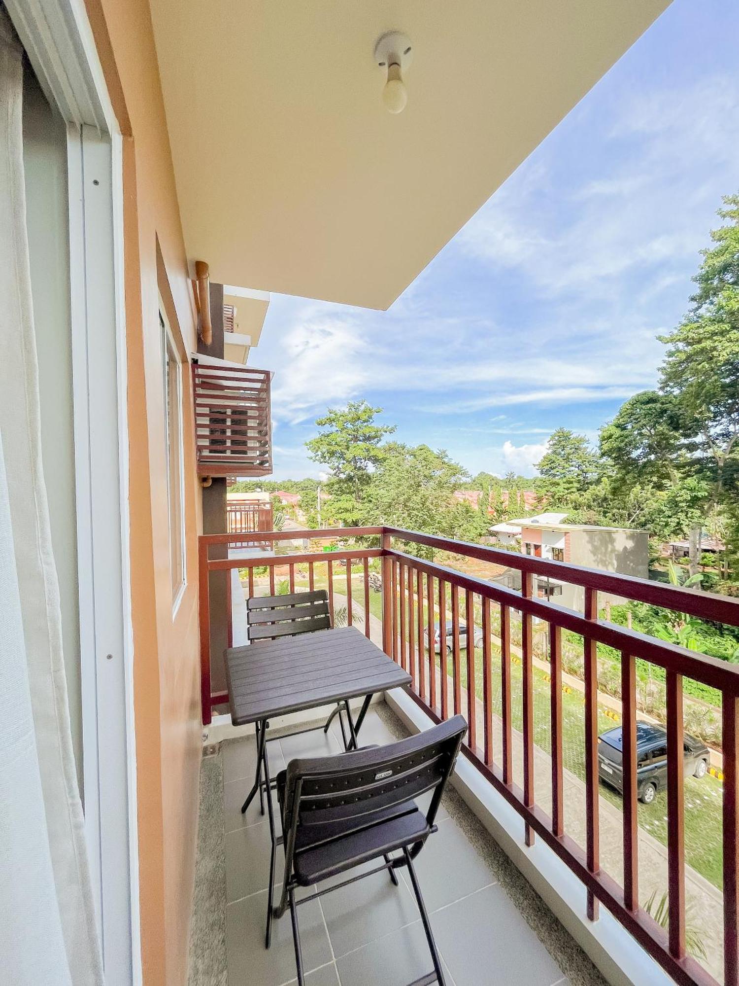 2 Bedroom And Studio Apartments With Private Pool And Gym In Vista Manors Verdant Puerto Princesa Екстериор снимка