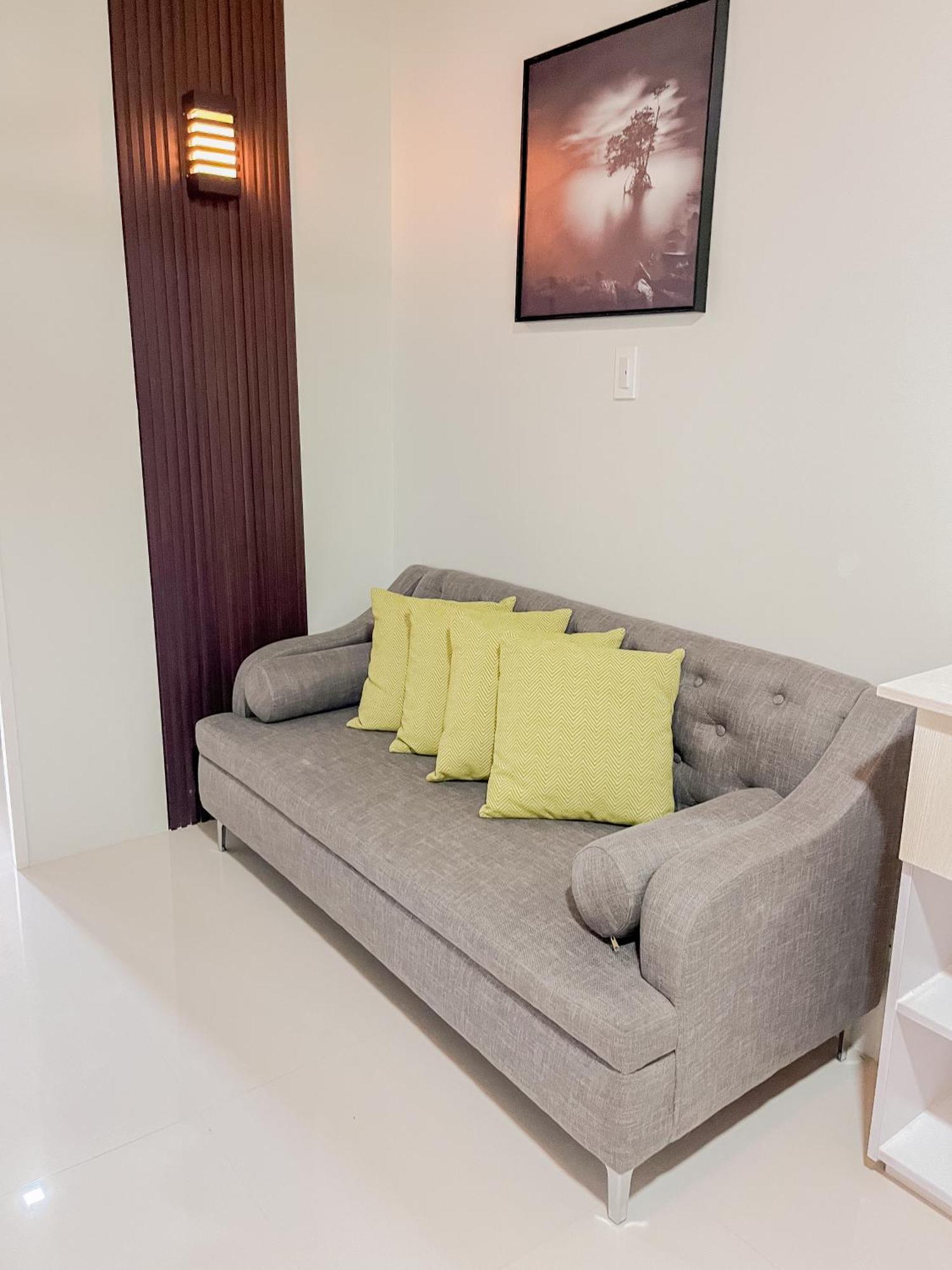 2 Bedroom And Studio Apartments With Private Pool And Gym In Vista Manors Verdant Puerto Princesa Екстериор снимка