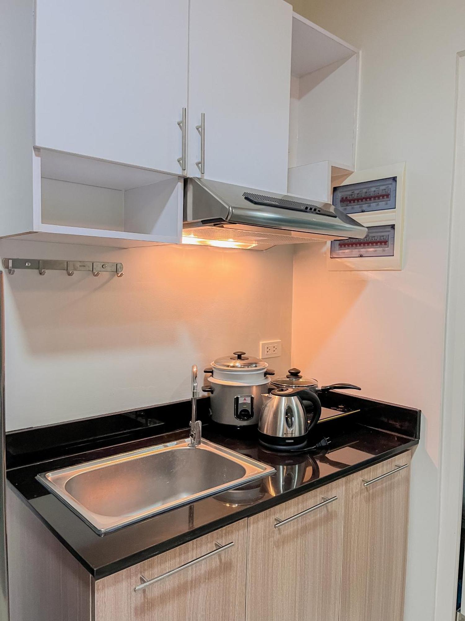 2 Bedroom And Studio Apartments With Private Pool And Gym In Vista Manors Verdant Puerto Princesa Екстериор снимка