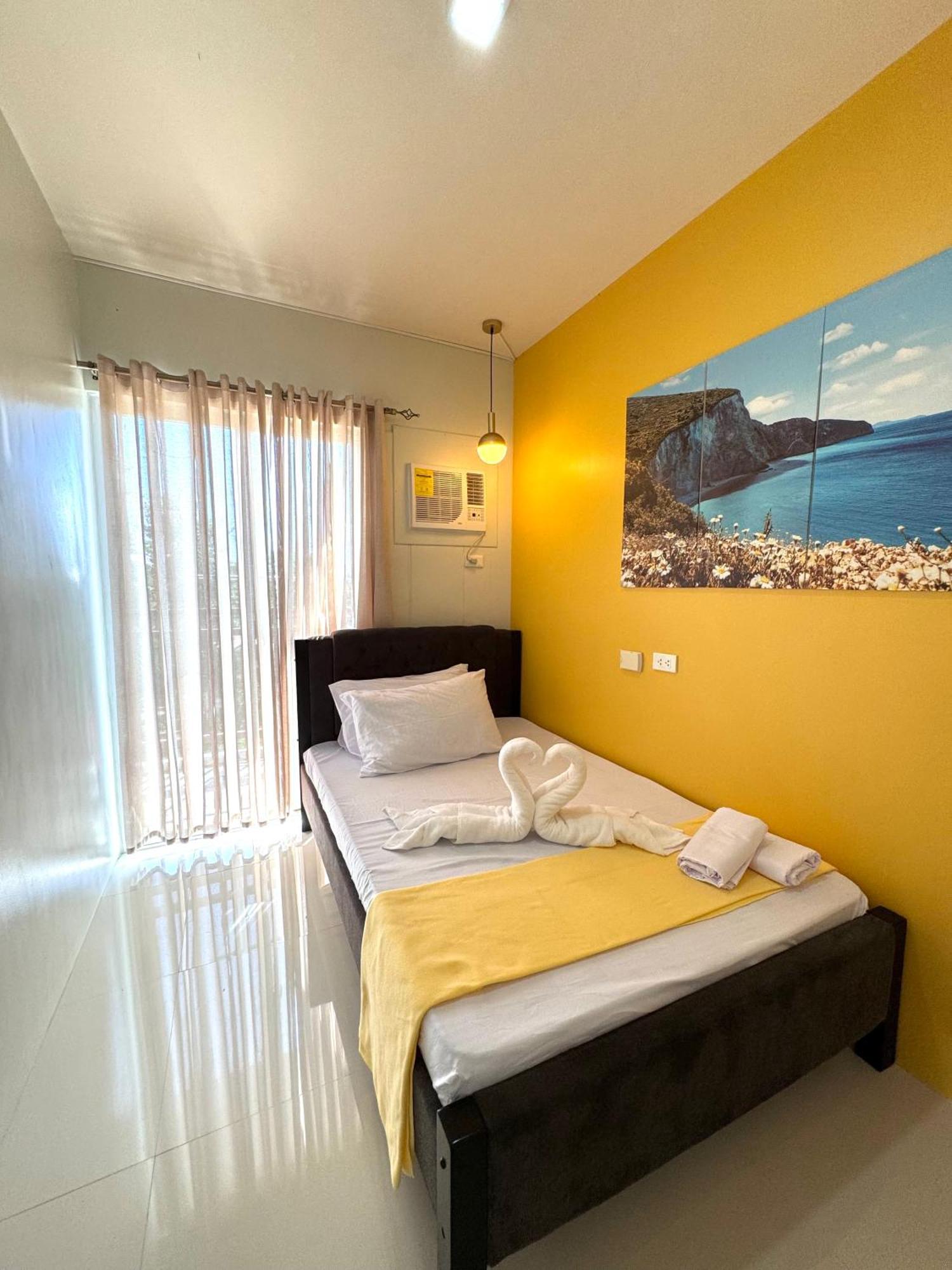 2 Bedroom And Studio Apartments With Private Pool And Gym In Vista Manors Verdant Puerto Princesa Екстериор снимка