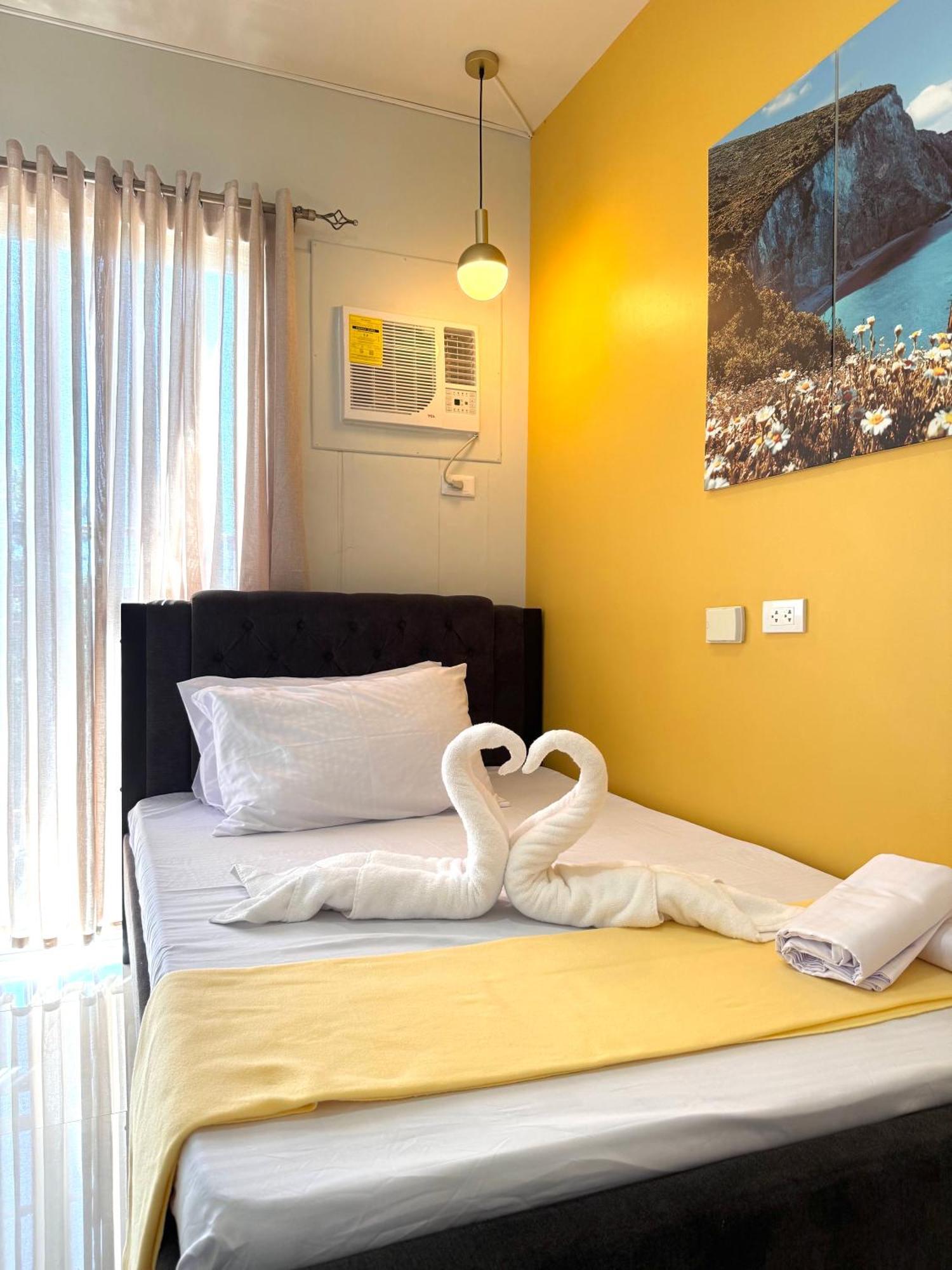 2 Bedroom And Studio Apartments With Private Pool And Gym In Vista Manors Verdant Puerto Princesa Екстериор снимка