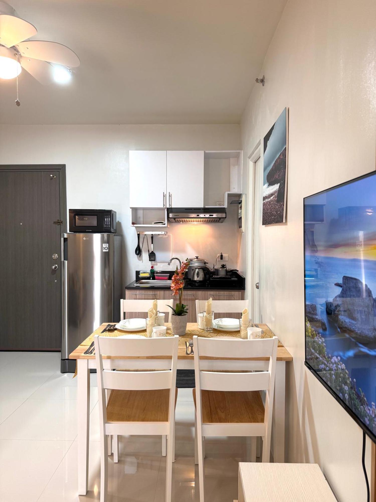 2 Bedroom And Studio Apartments With Private Pool And Gym In Vista Manors Verdant Puerto Princesa Екстериор снимка